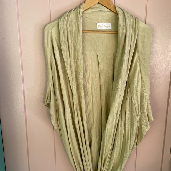 MYRAH PENAZOLA | Saraswati Gown - Picture 1 of 3